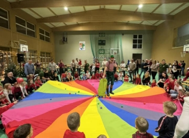 Zabawy z Chustą Animacyjną Akuku Events