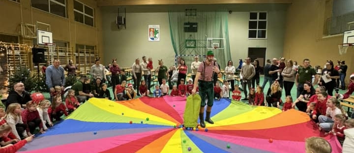Zabawy z Chustą Animacyjną Akuku Events